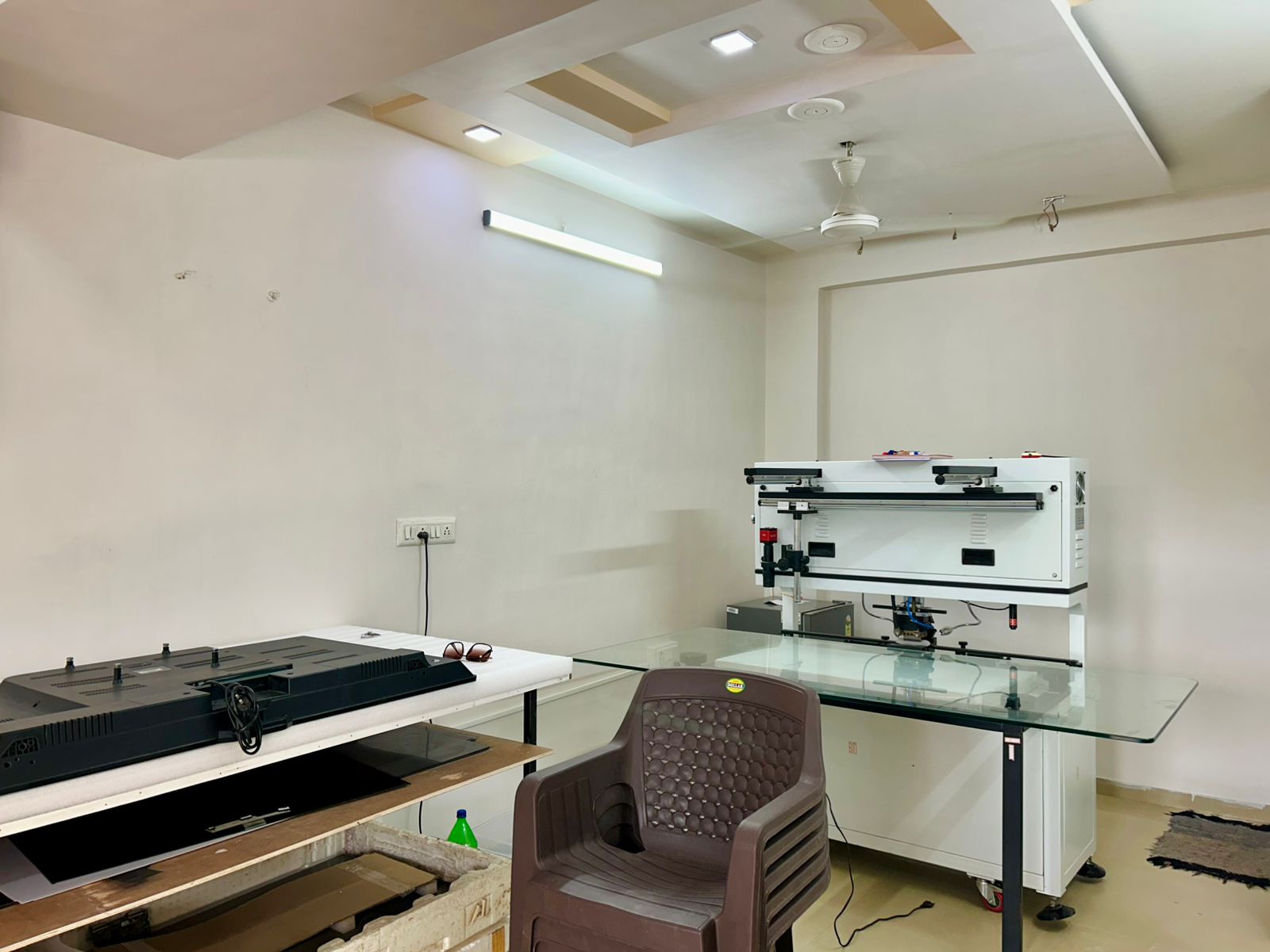 Jay Electronics Branch 2 inside view